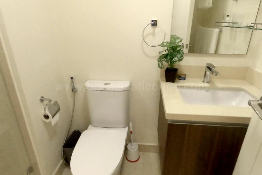 Common bathroom of 2-bedroom condominium unit at Shang Salcedo Place