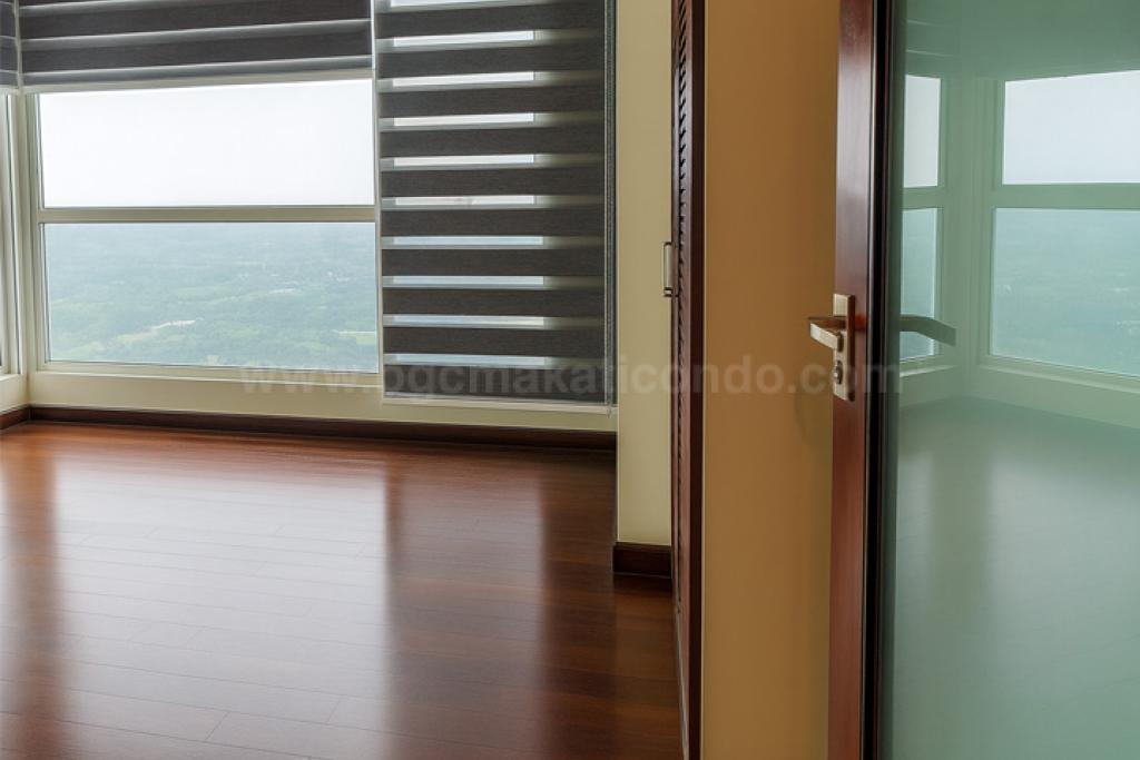 Bedroon 1 of 3-bedroom condo unit at Kensington Place