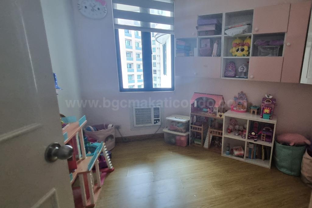 Den 2 of 2-bedroom condo unit at Bonifacio Ridge