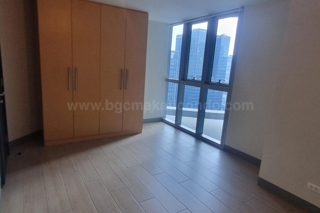 Bedroom 2 of 2-bedroom condo unit at Uptown Parksuites tower 2