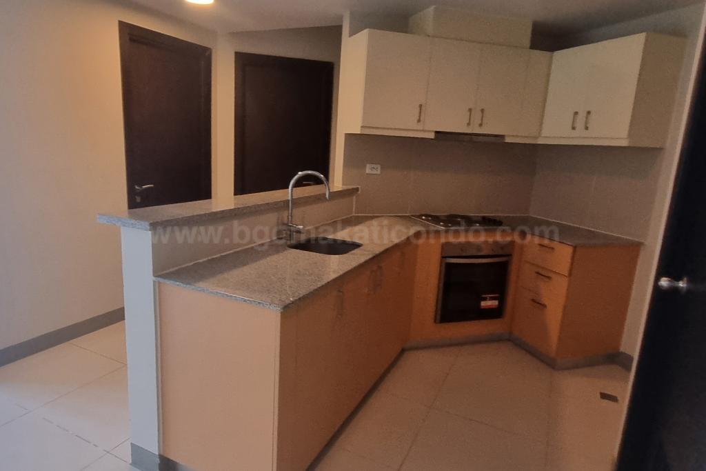 Kitchen area of 2-bedroom condo unit at Uptown Parksuites tower 2