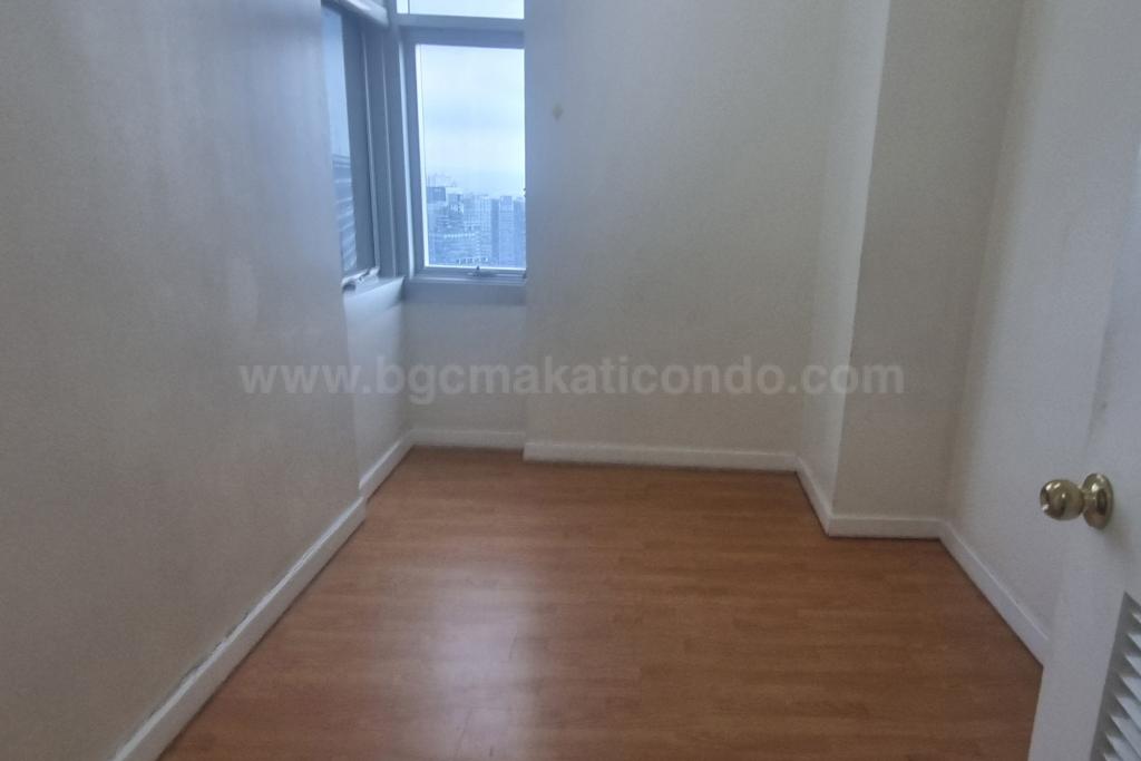 Maid's room 2 of 4-bedroom bi-level penthouse unit at Pacific Plaza Towers