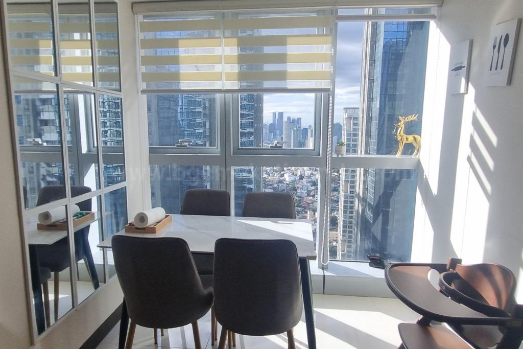 Dining area of 1-bedroom condo unit at Uptown Parksuites tower 1