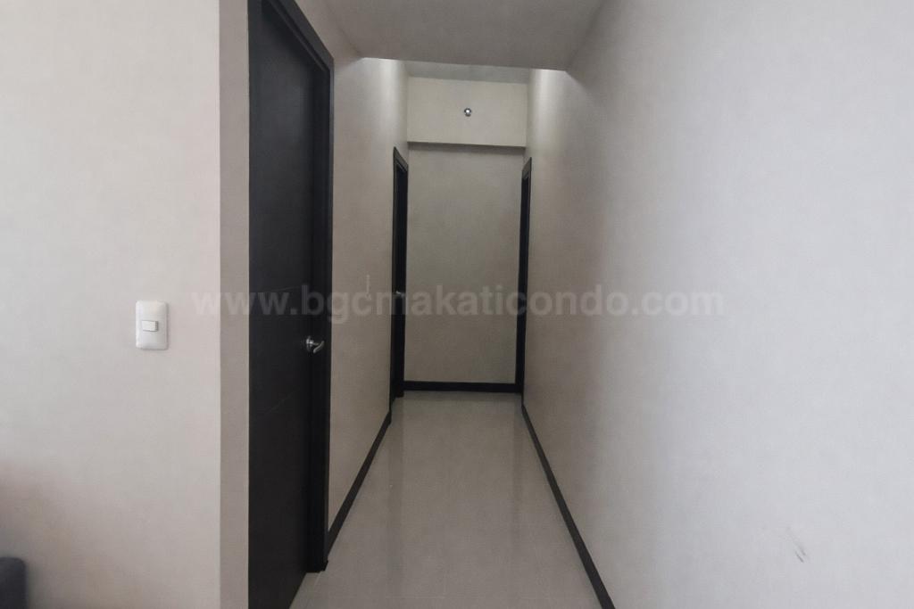 Hallway of 1-bedroom condo unit at Uptown Parksuites tower 1
