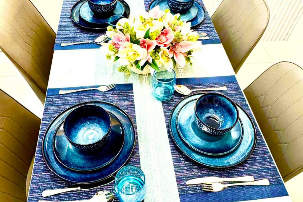 Dining area of 1-bedroom condo unit at Times Square West