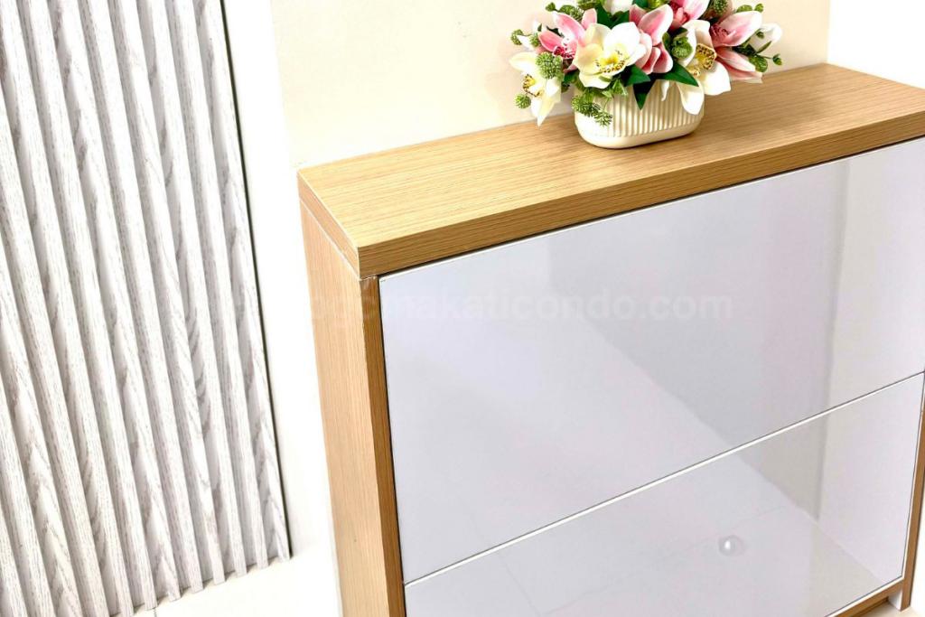 Folding desk of 1-bedroom condo unit at Times Square West