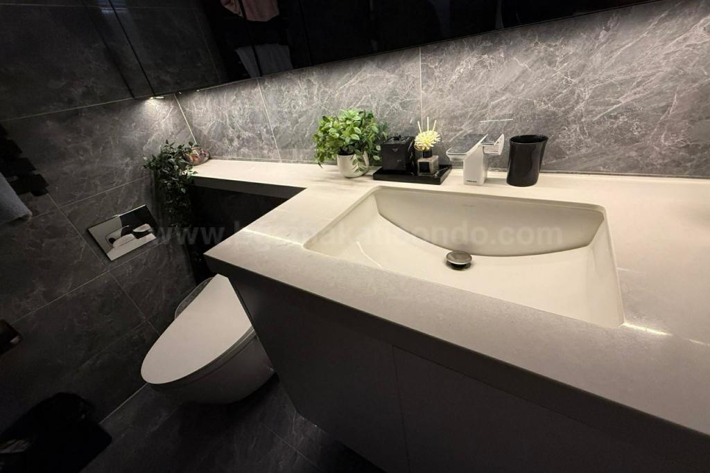 Bedroom 1 toilet and bath of 2-bedroom condo unit at The Trion Towers tower 2