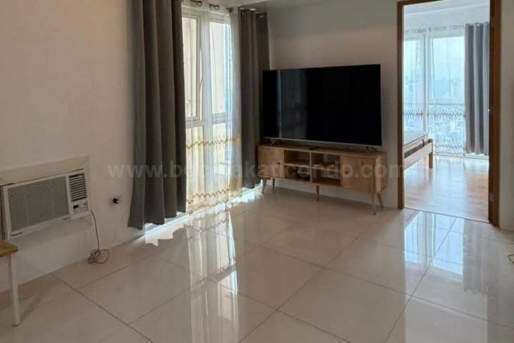 Living area of 1-bedroom condo unit at Times Square West