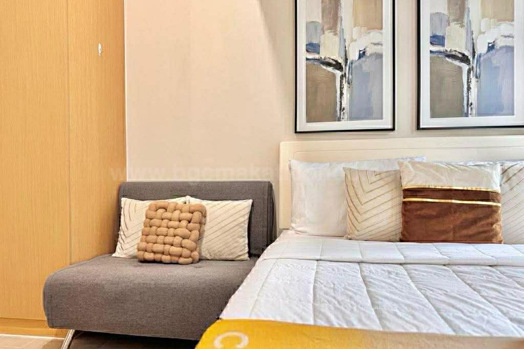 Bedroom 2 of executive 2-bedroom condo unit at Uptown Parksuites tower 1