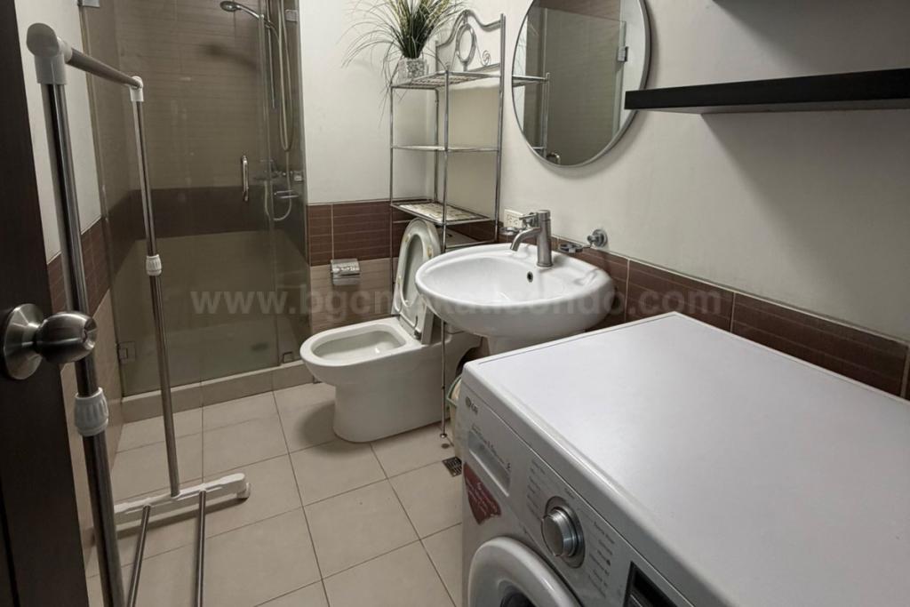 Common toilet and bath of 2-bedroom loft unit at The Fort Residences