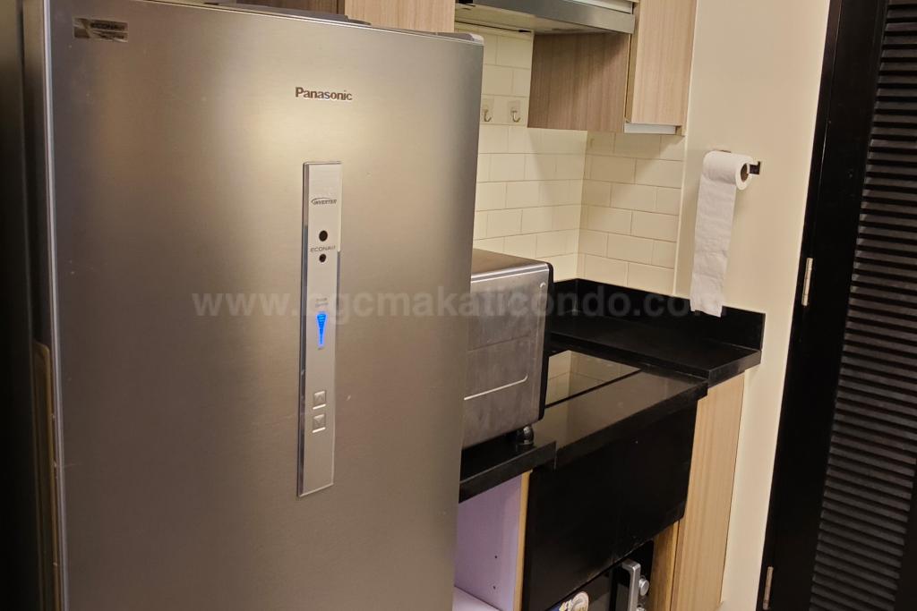 Kitchen area of 1-bedroom condo unit at One Maridien