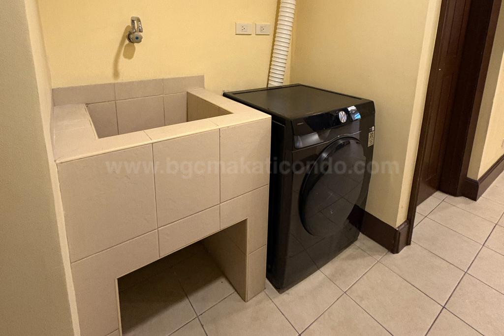 Laundry area of 4-bedroom condo unit at Discovery Primea