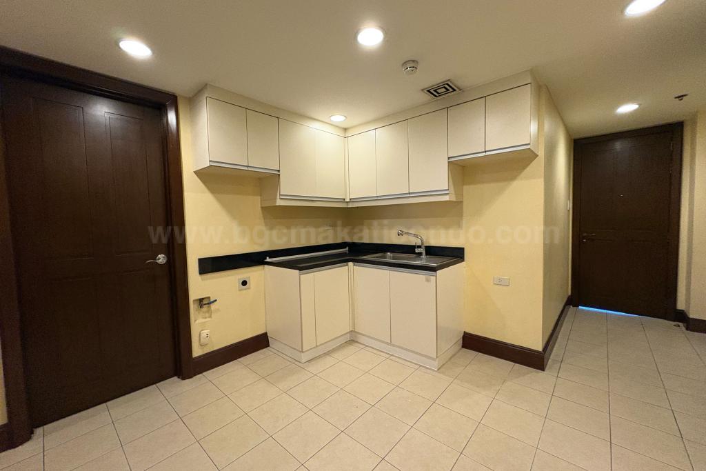 Service kitchen of 4-bedroom condo unit at Discovery Primea