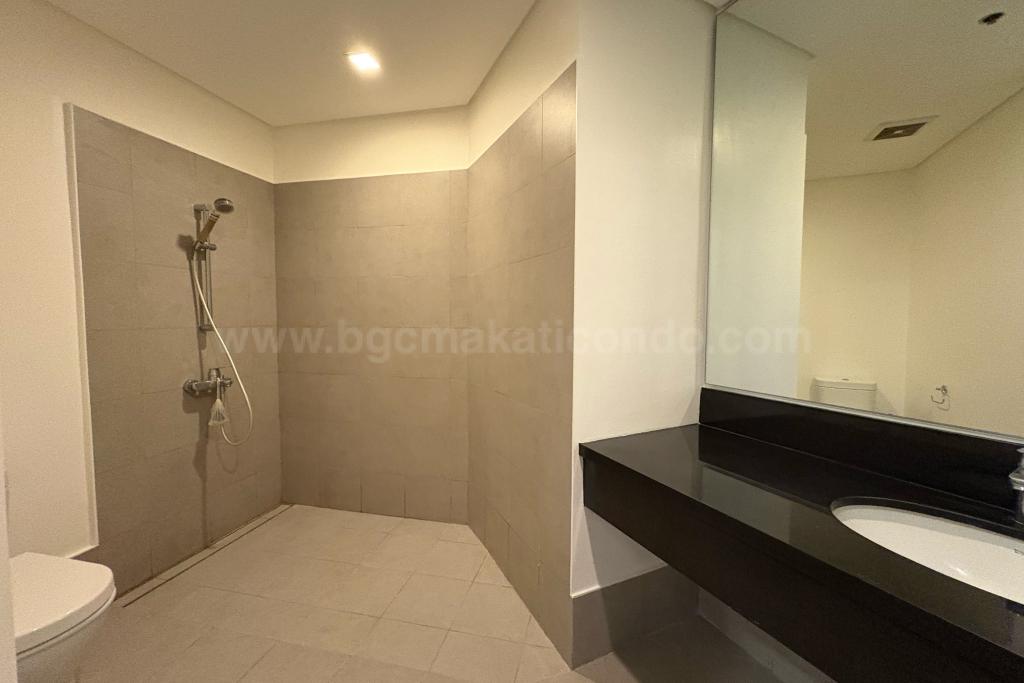 Bedroom 2 toilet and bath of 3-bedroom condo unit at Garden Towers tower 1