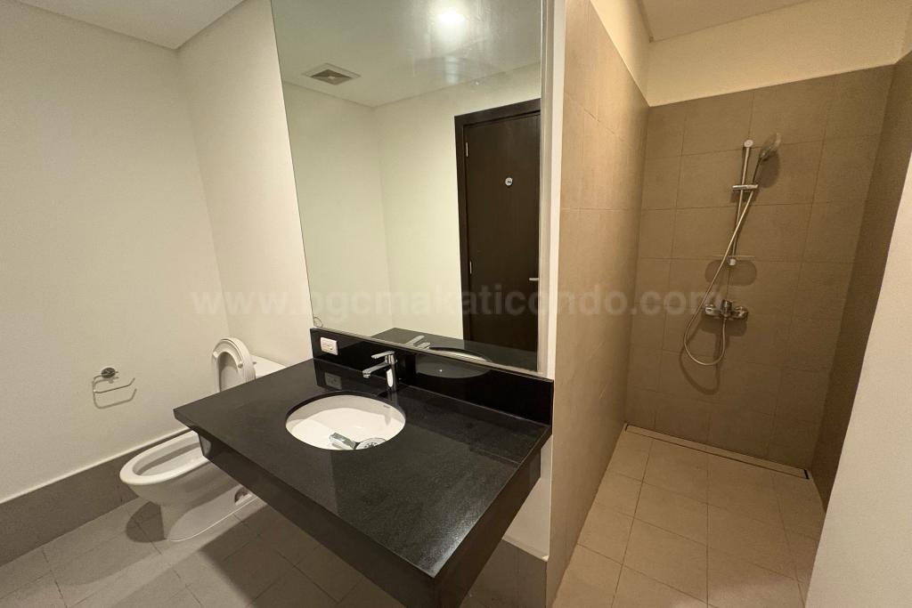 Bedroom 3 toilet and bath of 3-bedroom condo unit at Garden Towers tower 1