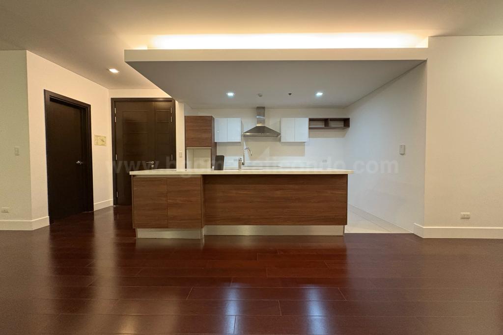 Gourmet kitchen of 3-bedroom condo unit at Garden Towers tower 1