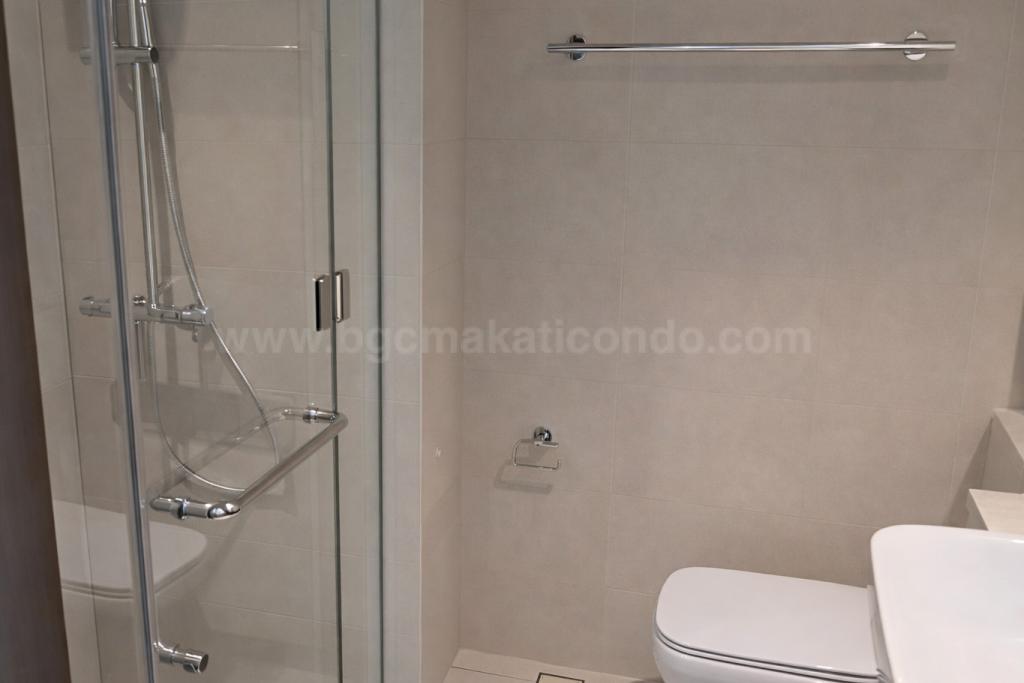 Toilet and bath 2 of 2-bedroom condo unit at Park Central Towers South tower