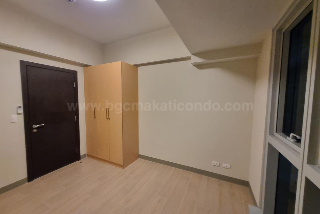 Bedroom 1 of 3-bedroom unit at Uptown Parksuites tower 2
