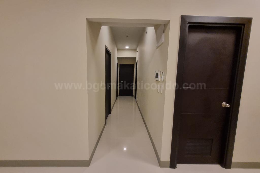 Foyer of 3-bedroom unit at Uptown Parksuites tower 2