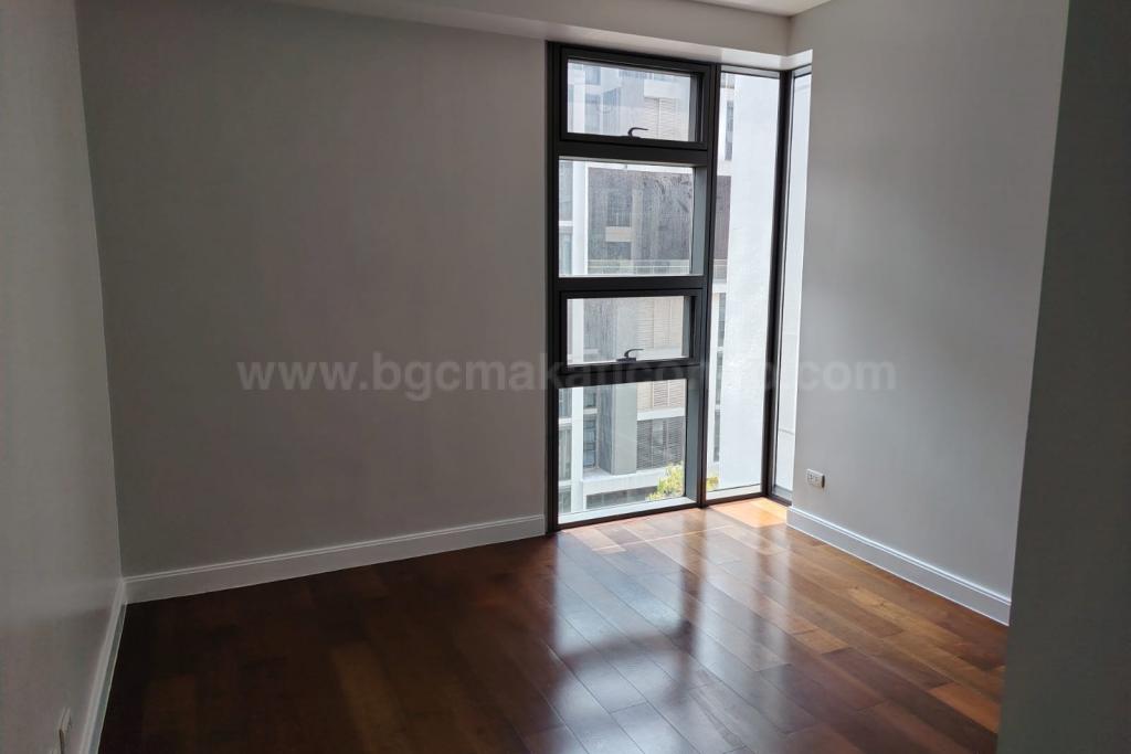 Bedroom 2 of 3-bedroom condo unit at Arbor Lanes Pine