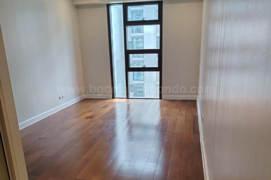 Bedroom 3 of 3-bedroom condo unit at Arbor Lanes Pine