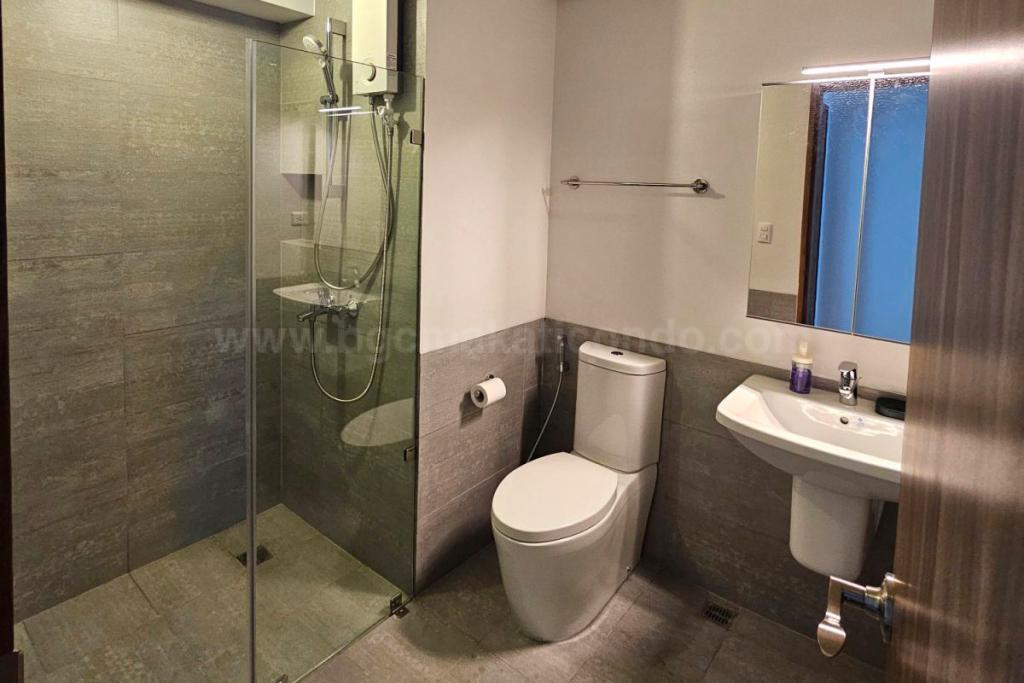 Common toilet and bath of 2-bedroom condo unit at The Connor at Greenhills