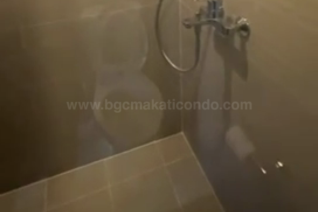 Shower of 1 bedroom unit at Uptown Parksuites tower 1