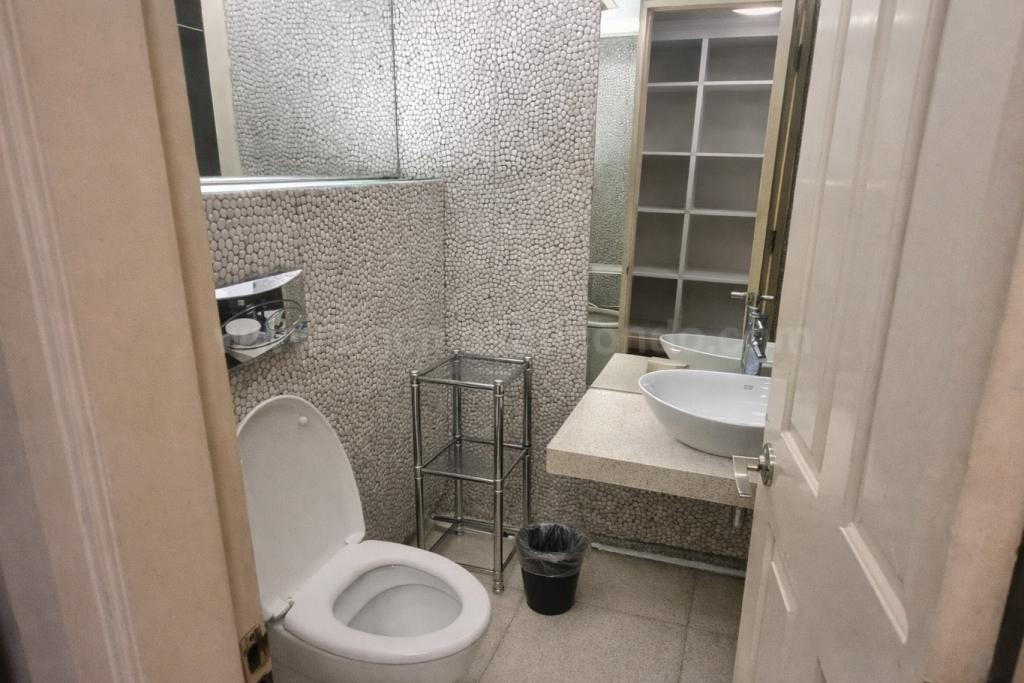 Bedroom 3 toilet and bath of 3-bedroom bi-level condo unit at The Regency at Salcedo