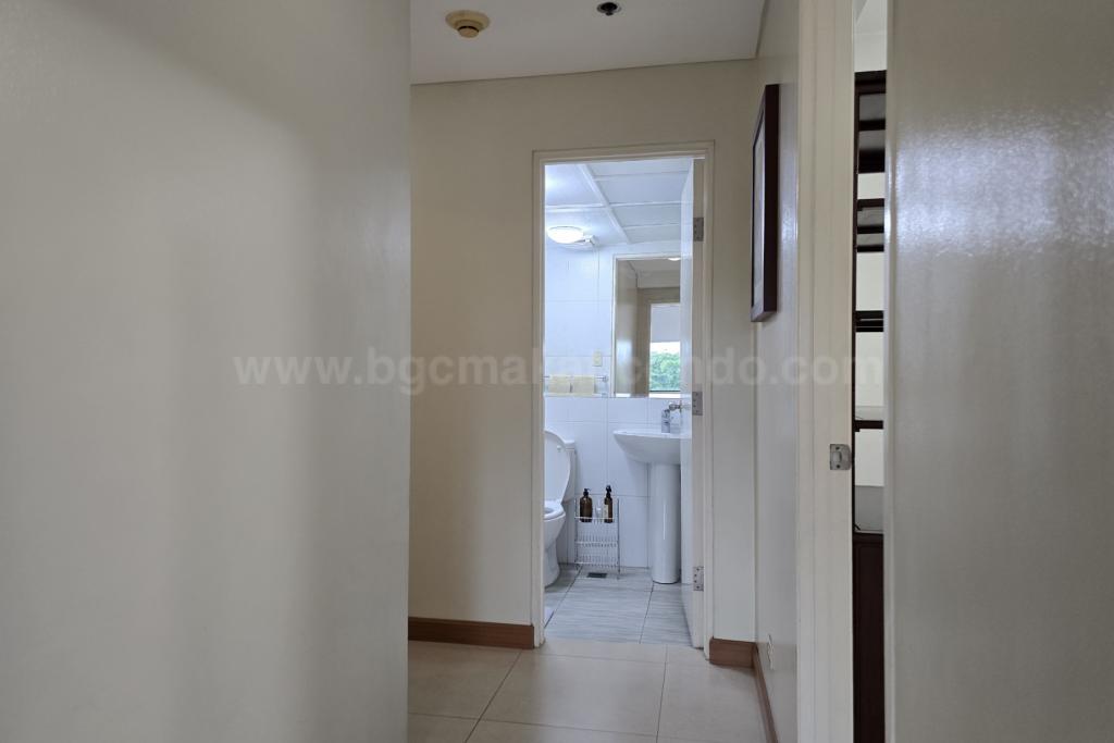 Coomon toilet and bath of 2-bedroom condo unit at Bonifacio Ridge