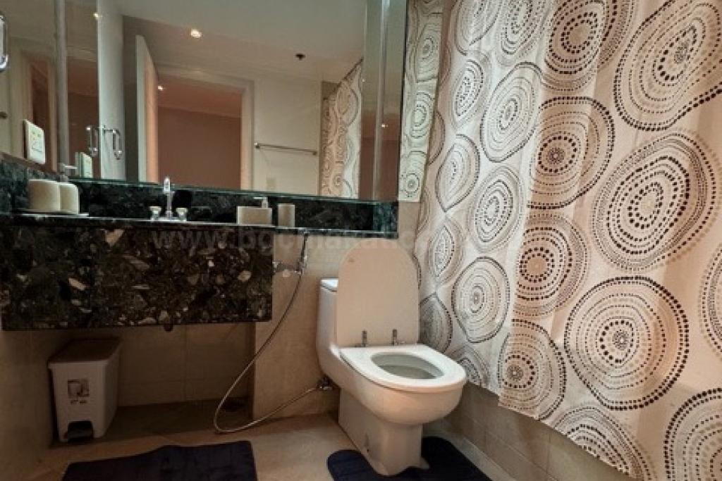 Bedroom 3 toilet and bath of 3-bedroom condo unit at Pacific Plaza Towers North tower
