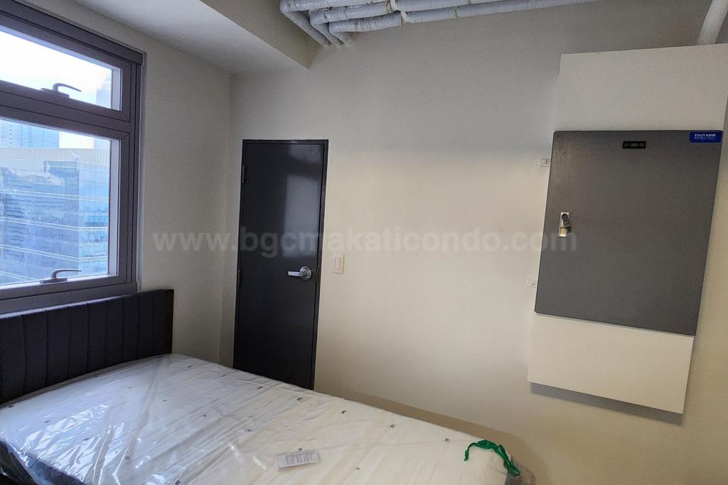 Maid's room of 3-bedroom condominium unit at Park Triangle Residences Maid's room of 3-bedroom condominium unit at Park Triangle Residences