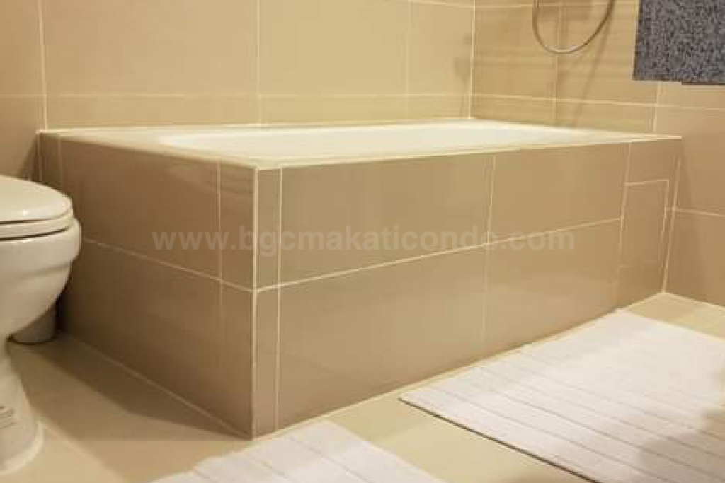 Bathtub of 3-bedroom unit at Uptown Parksuites tower 1