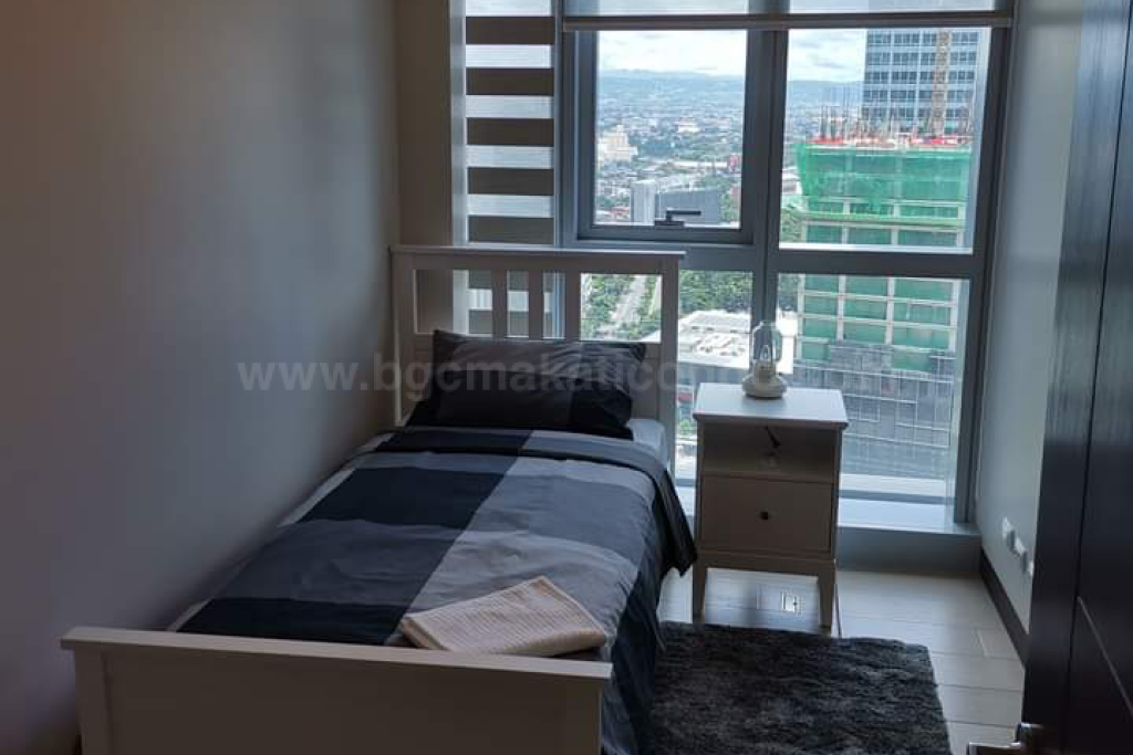 Bedroom 1 of 3-bedroom unit at Uptown Parksuites tower 1