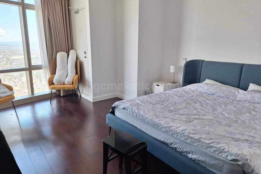 Master's bedroom of 3-bedroom condominium unit at East Gallery Place