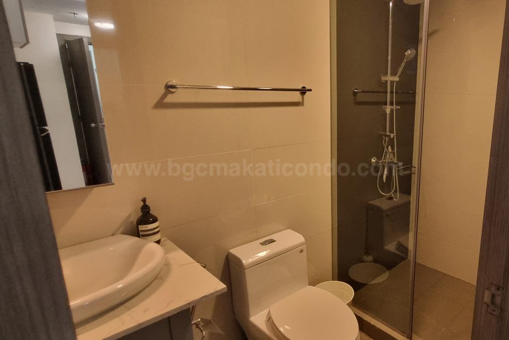 Common toilet and bath of 2-bedroom condo unit at The Trion Towers tower 3