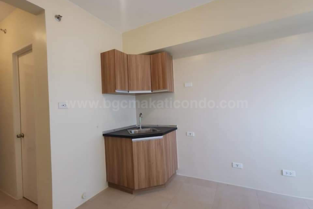 Kitchen area of studio Avida Towers One Union Place tower 3