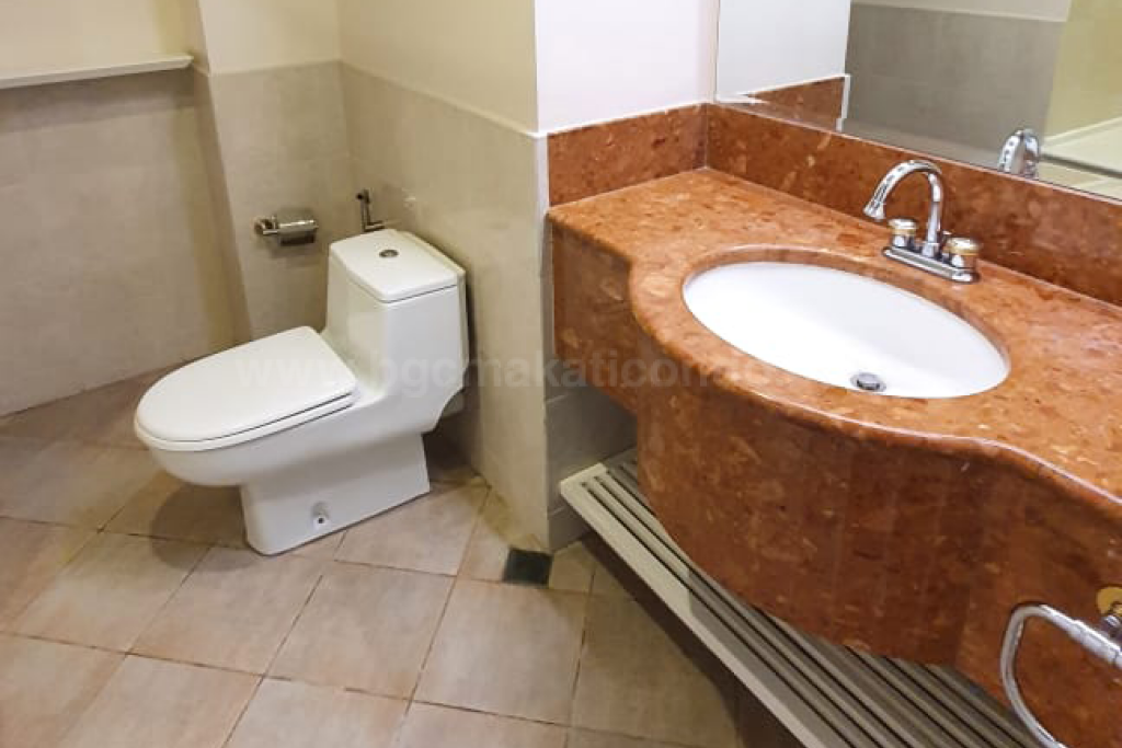 Toilet and bath of 3-bedroom condo unit at Pacific Plaza Towers South tower