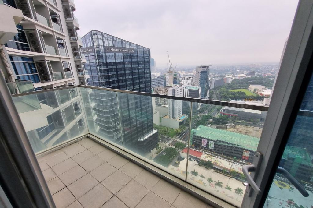 Balcony of 1-bedroom condo unit at Uptown Parksuites