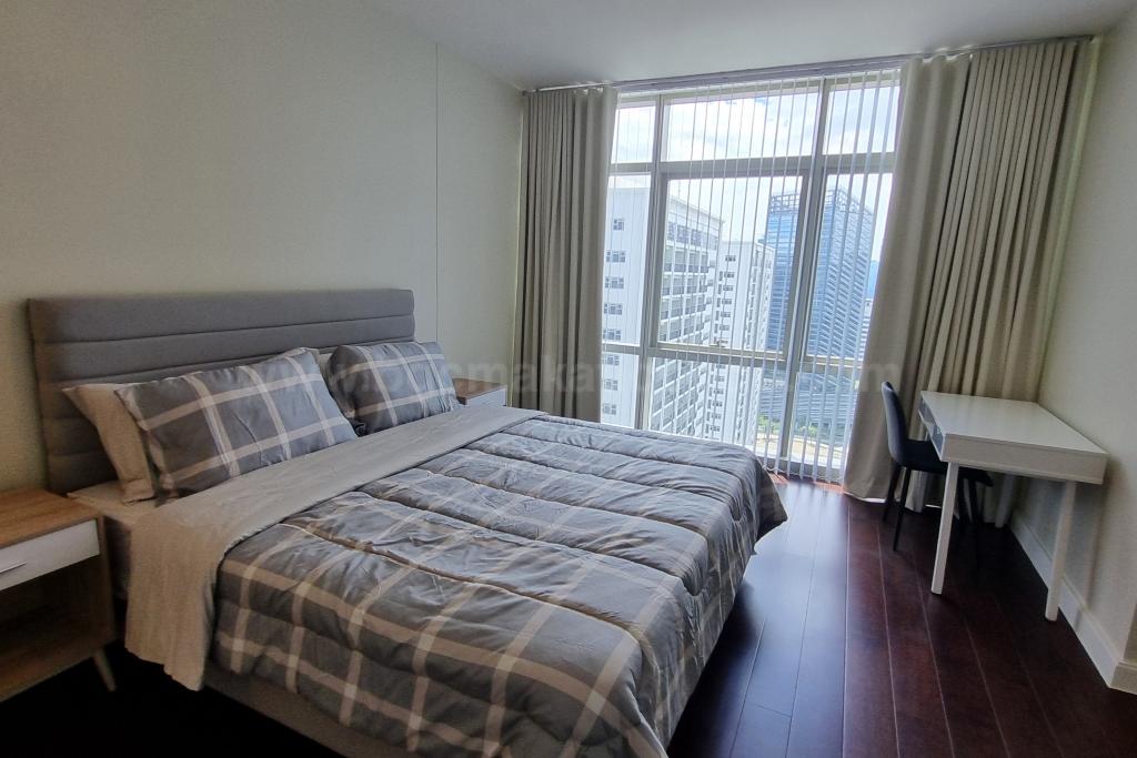 Master's bedroom of 2-bedroom condo unit at West Gallery Place Master's bedroom of 2-bedroom condo unit at West Gallery Place