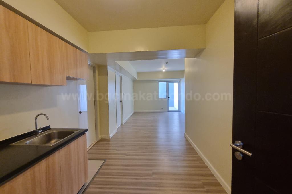 Spacious 1 bedroom condominium unit at Avida Towers Vireo tower 1 Spacious 1 bedroom condominium unit at Avida Towers Vireo tower 1