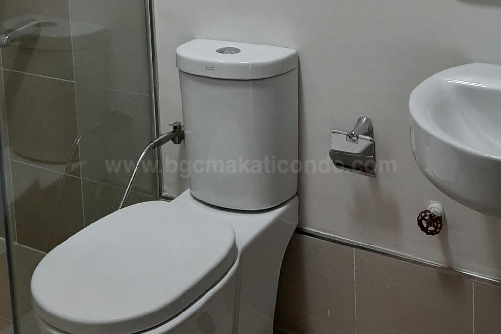 Common toilet and bath of 2-bedroom condo unit at Two Maridien