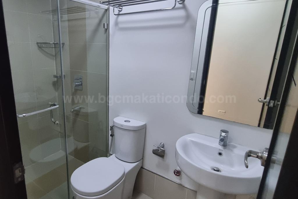 Common toilet and bath of 2-bedroom condo unit at Two Maridien