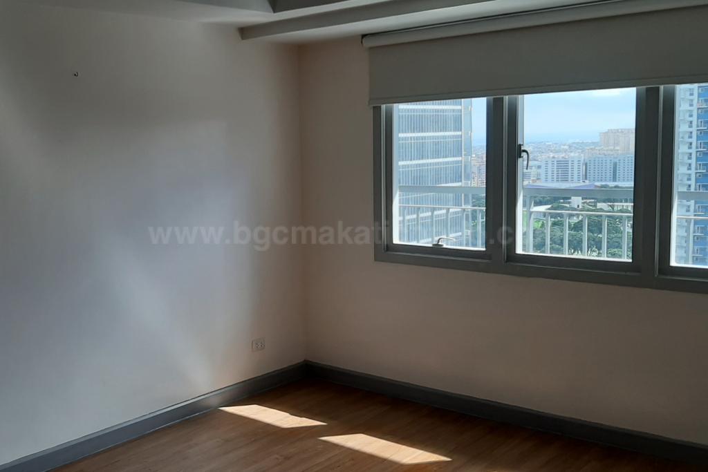 Master's bedroom of 2-bedroom condo unit at Two Maridien