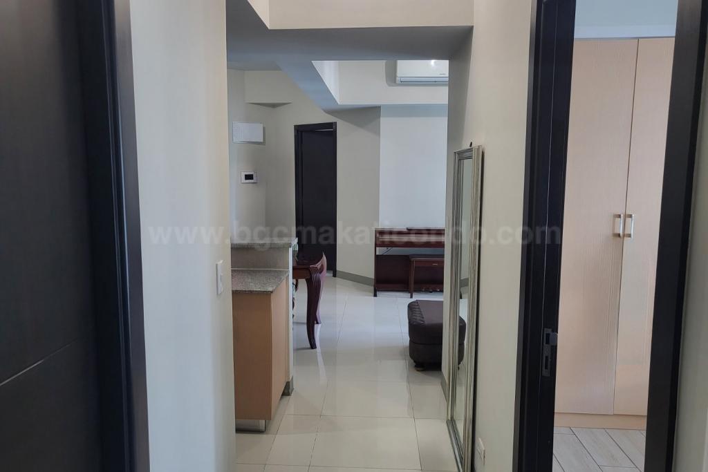 Hallway of 3-bedroom condo unit at Uptown Parksuites tower 2