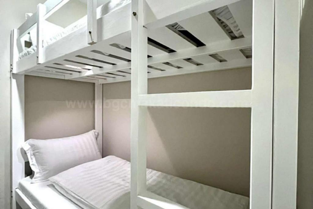 Maid's bedroom of 2-bedroom condo unit at Uptown Parksuites tower 2