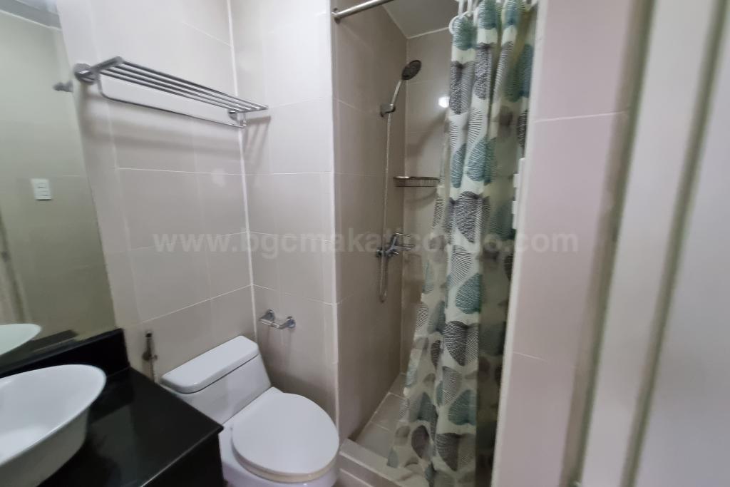Common toilet and bath of two bedroom condominium unit at Bellagio tower 3