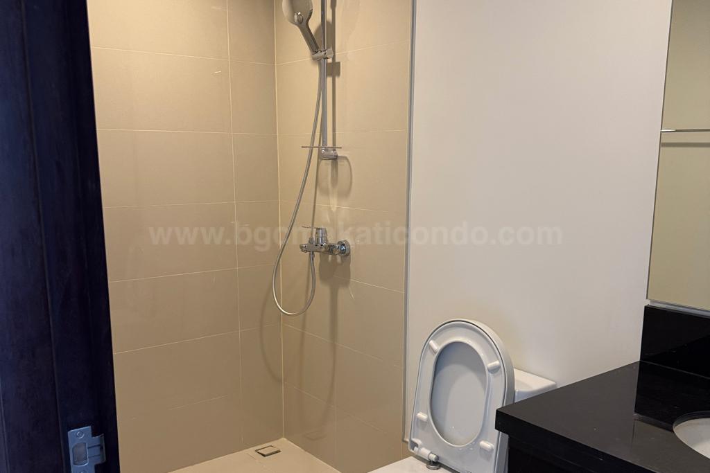 Toilet and bath of 2-bedroom condo unit at Arbor Lanes tower 3