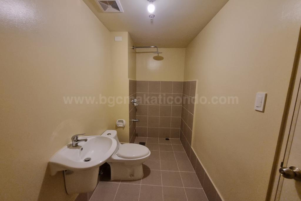 Bathroom of 1 bedroom condominium unit at Avida Towers Vireo tower 1 Bathroom of 1 bedroom condominium unit at Avida Towers Vireo tower 1