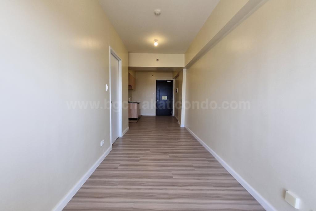 Living area of 1 bedroom condominium unit at Avida Towers Vireo tower 1