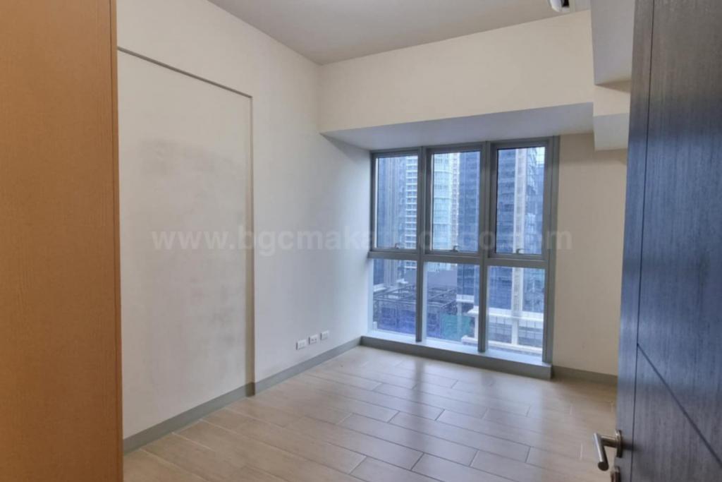 Bedroom 1 of 2-bedroom condo unit at Uptown Parksuites tower 2